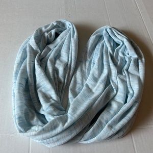 Infinity scarf, blue and white